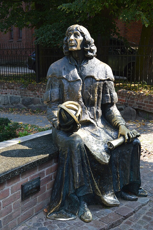A statue of Copernicus
